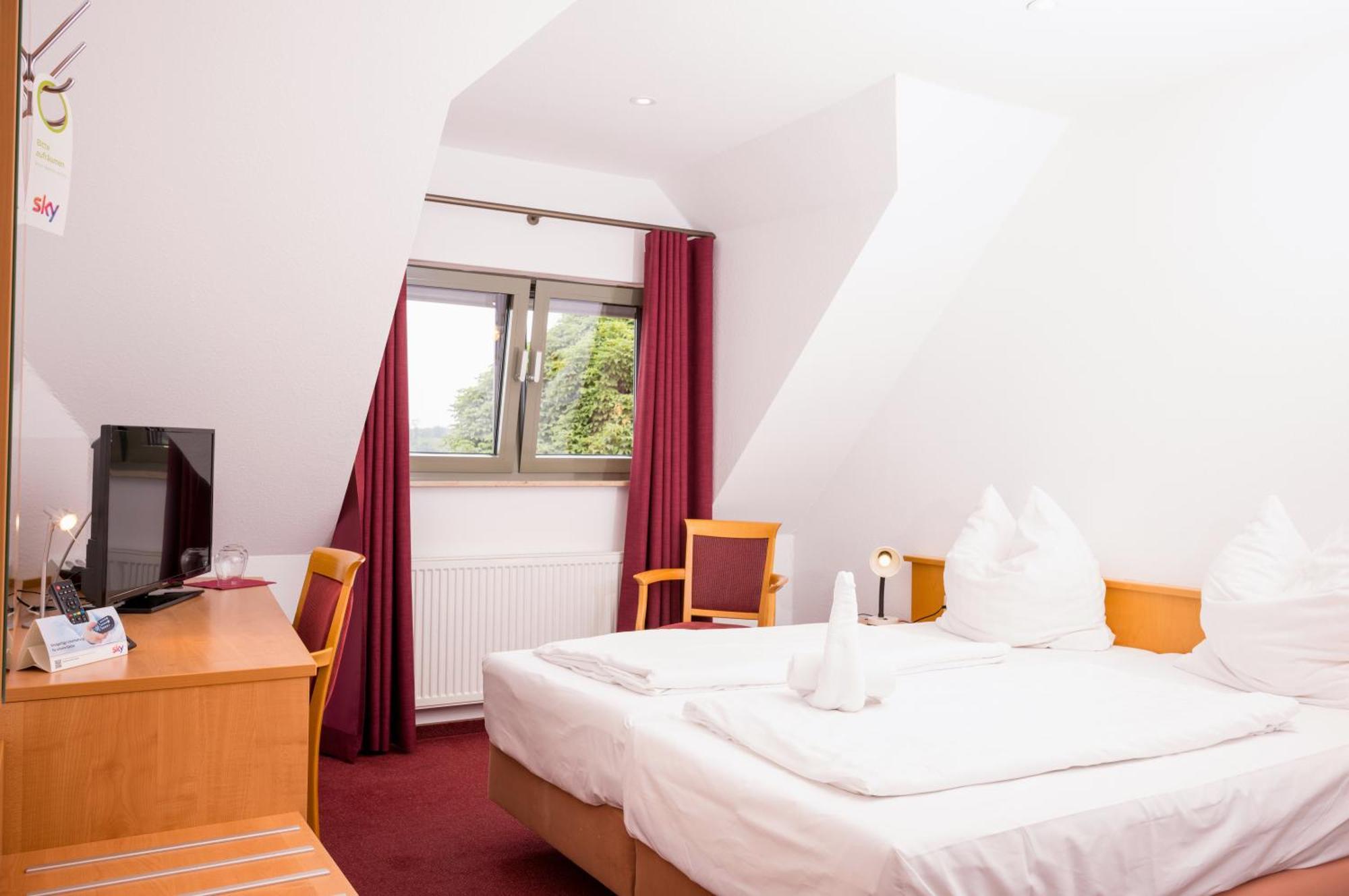 Hotel Restaurant Zehntscheune Sinsheim Zewnętrze zdjęcie