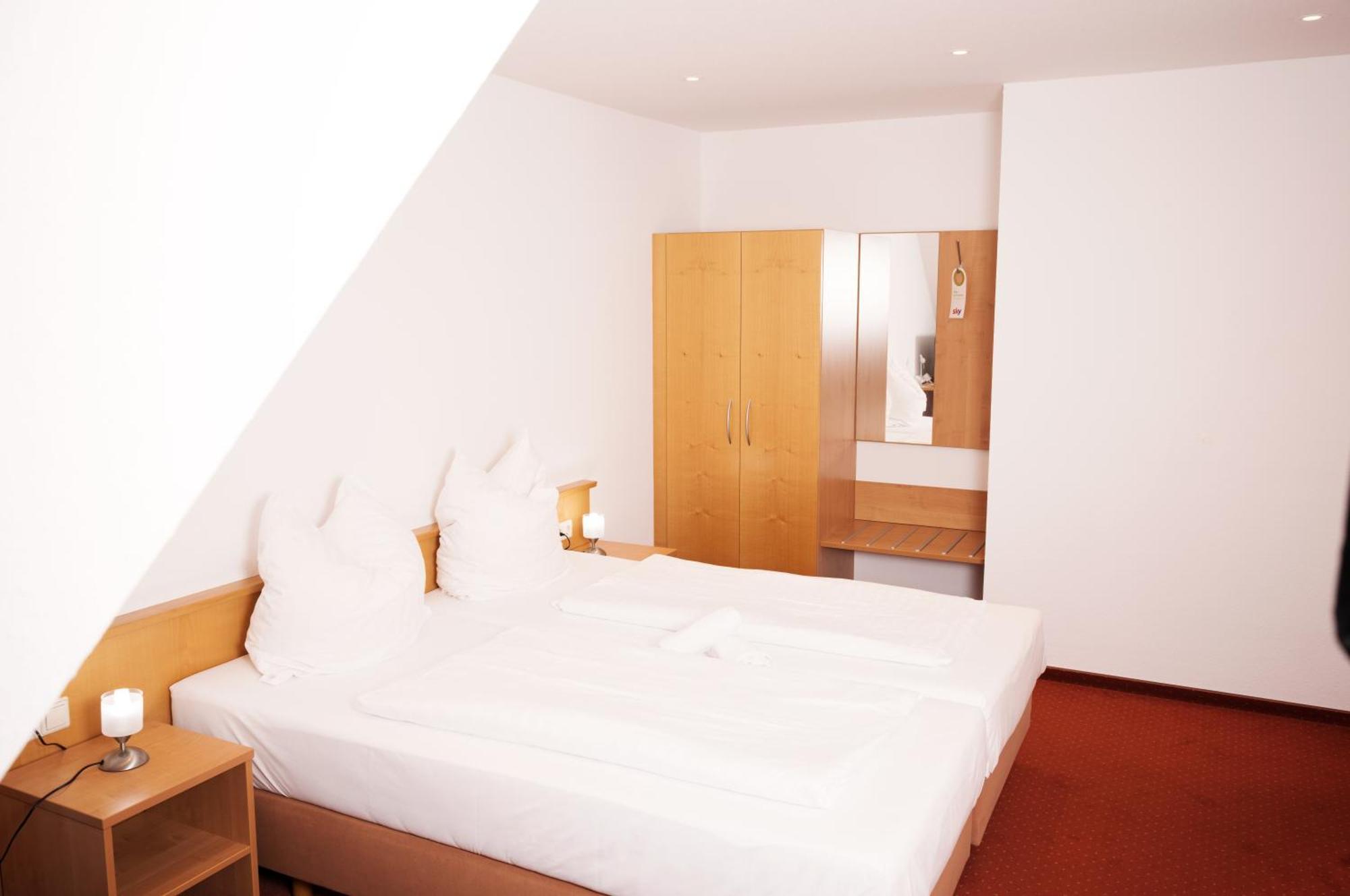 Hotel Restaurant Zehntscheune Sinsheim Zewnętrze zdjęcie