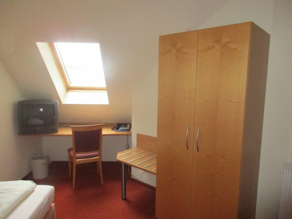 Hotel Restaurant Zehntscheune Sinsheim Zewnętrze zdjęcie